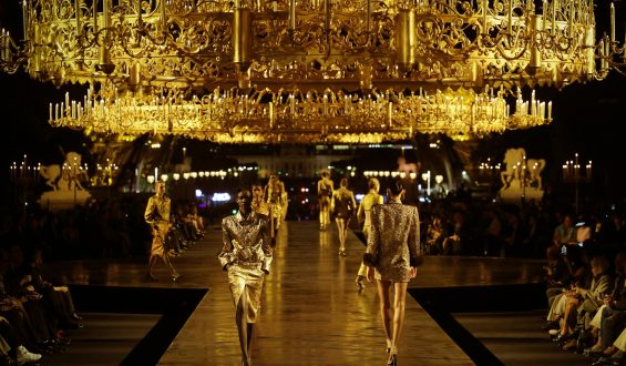Paris Fashion Week: Eleganz und Monotonie