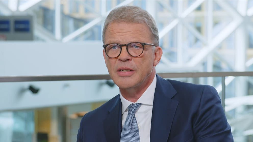 Deutsche-Bank-Chef Christian Sewing äußert Bedenken zum Tankrabatt