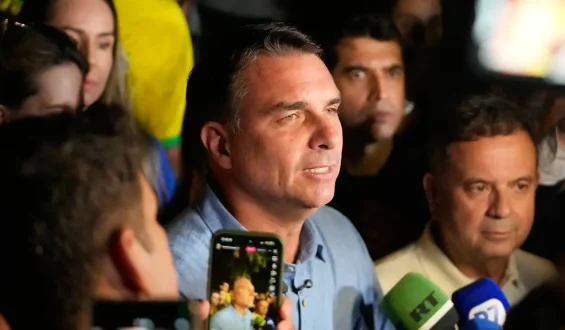 Flávio Bolsonaro und Lula gehen in die Stichwahl in Brasilien