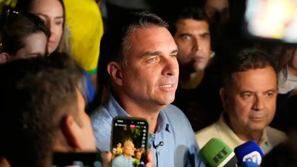 Flávio Bolsonaro und Lula gehen in die Stichwahl in Brasilien