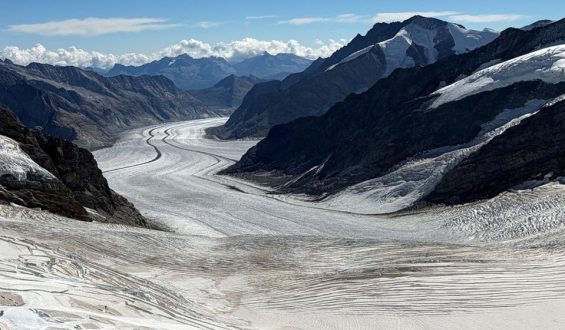 Schweizer Gletscher verlieren über fünf Prozent ihres Volumens