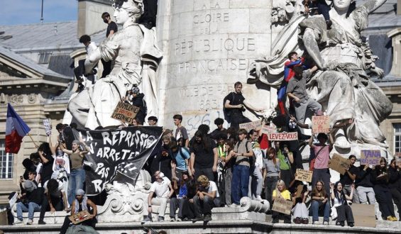 Proteste in Frankreich: Schüler fordern bessere Lernbedingungen