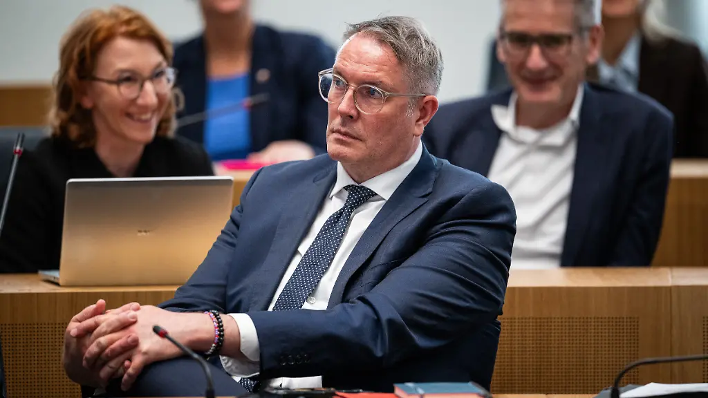 Alexander Schweitzer übernimmt als Bundesarbeitsminister