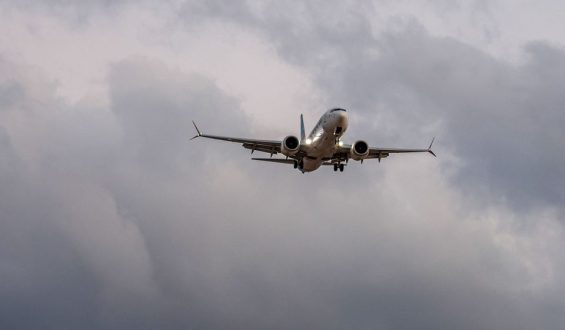 Gewalttat auf Flug von Dubai nach Tel Aviv: Ein Pilot als Held