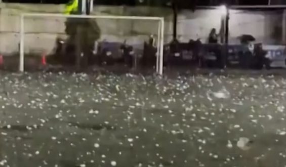 Tennisballgroßer Hagel verursacht Chaos in Paraguay