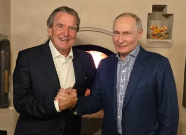 Schröders Besuch in Moskau: Eine Kontroverse